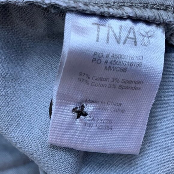 Aritzia Tna Shorts Cargo Khakis Light Gray Mid low rise Size 2 Y2K 2000s - Picture 9 of 15